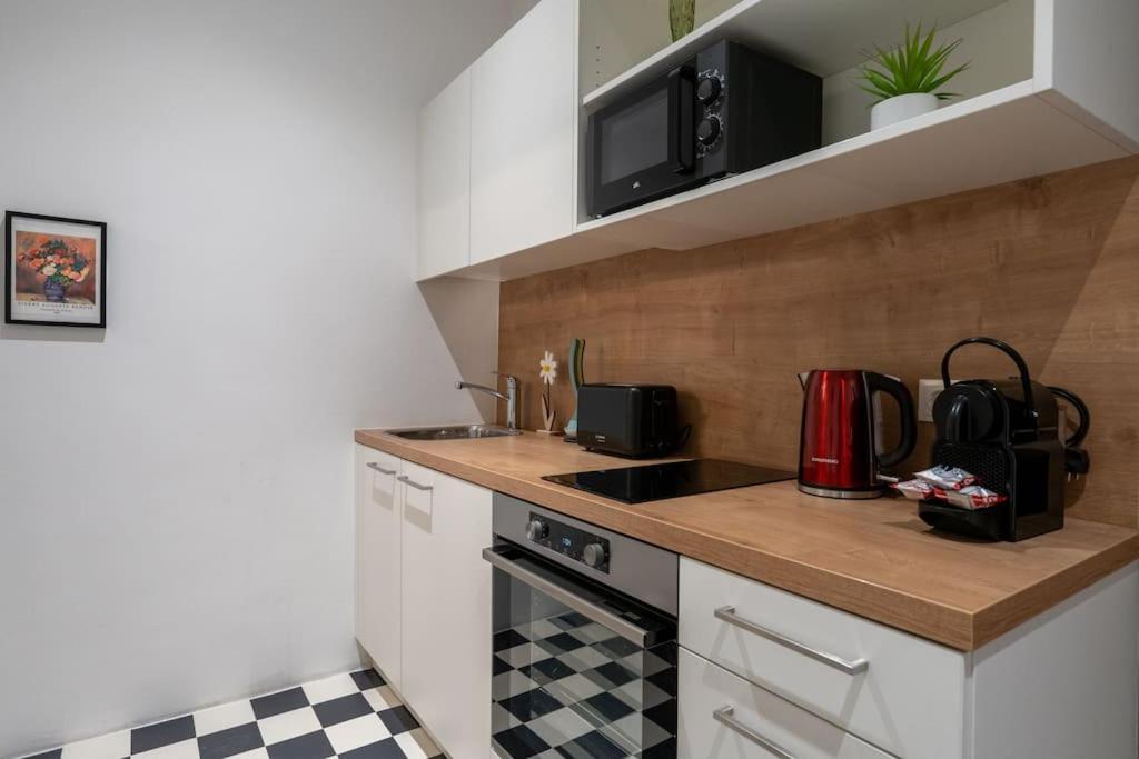 Appartement Practical 1Br Flat By Center By Hm à Vienne Extérieur photo