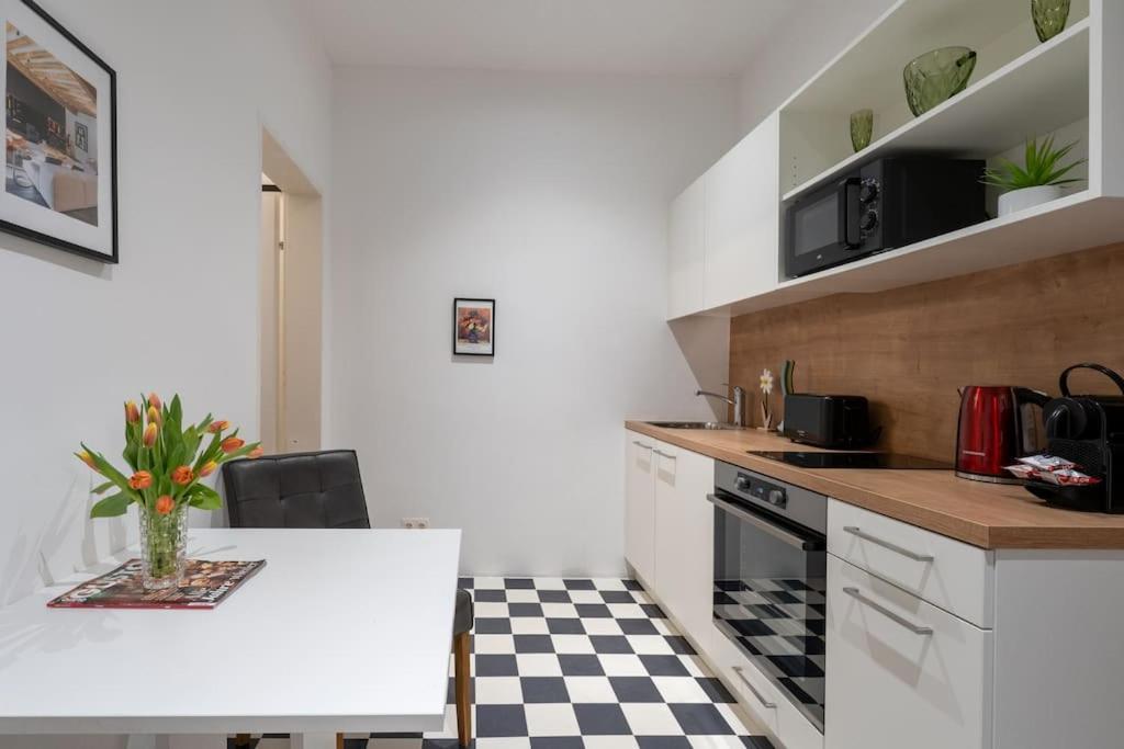 Appartement Practical 1Br Flat By Center By Hm à Vienne Extérieur photo